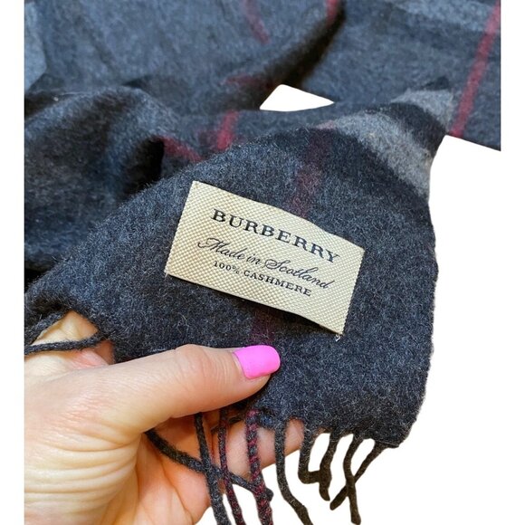 Burberry Checkered Scarf - Picture 3 of 6